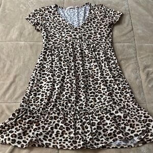 Francesca’s Women’s Leopard Print V-Neck Dress - Medium